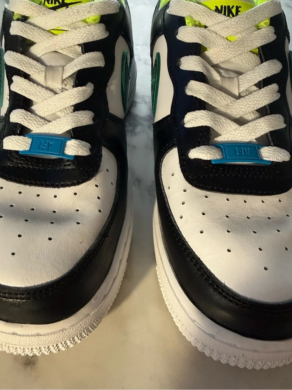 Nike Air Force 1 LV8 GS Graffiti Sneakers Size 6Y / Women’s 7.5 DX3349-100